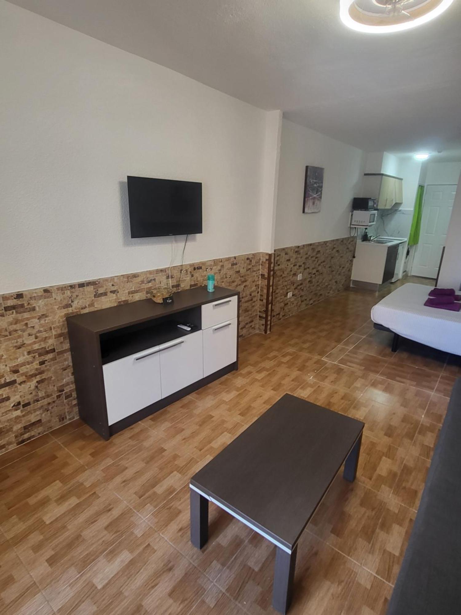 Tropic Apartments En Castle Harbour Los Cristianos  Bagian luar foto