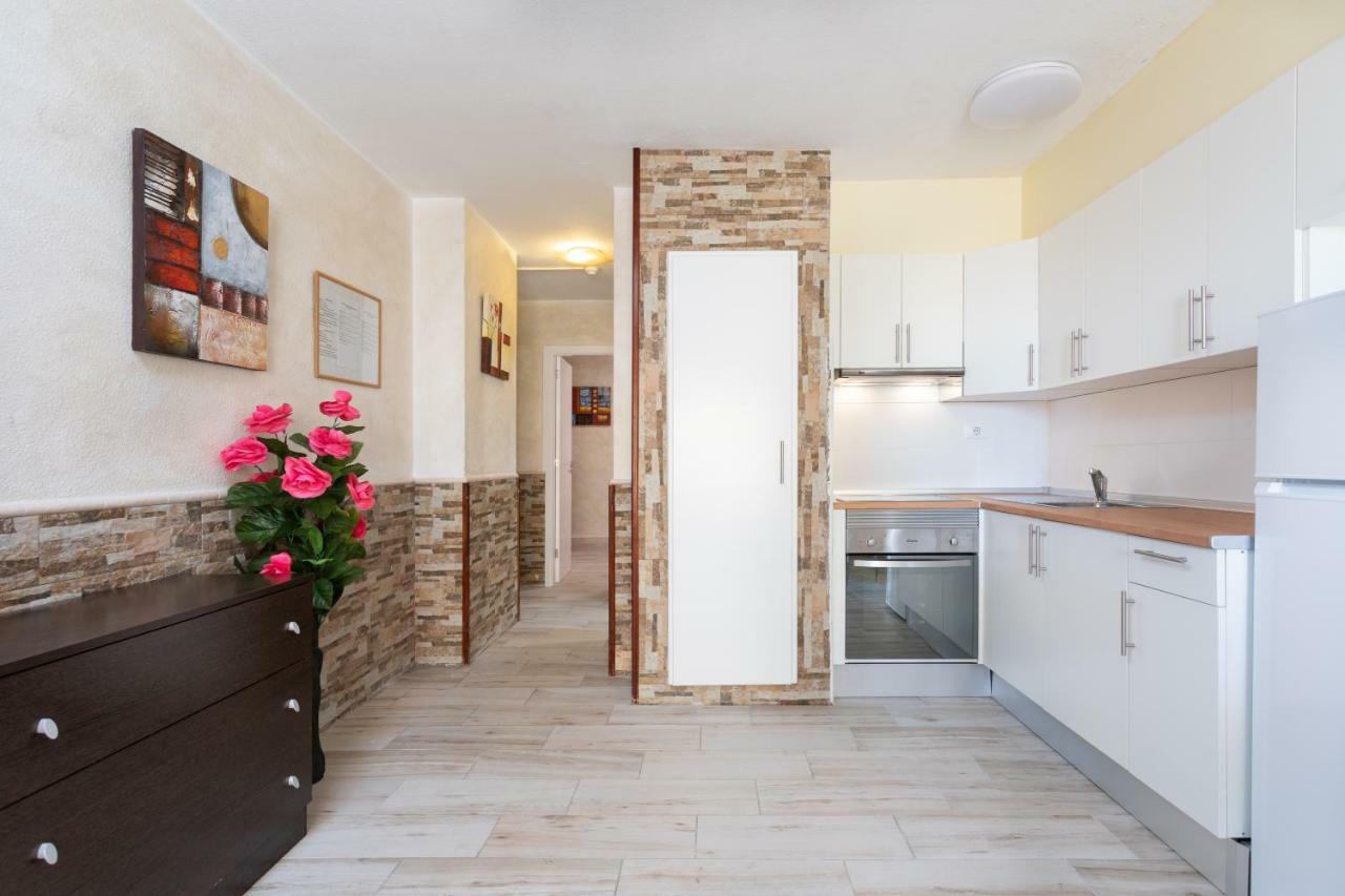 Tropic Apartments En Castle Harbour Los Cristianos  Bagian luar foto
